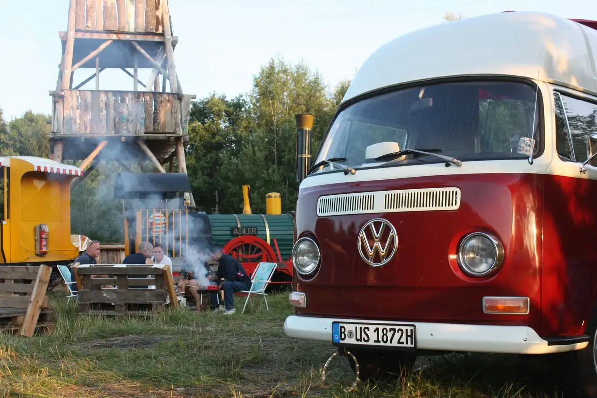 Der Bulli auf einem Outdoor-Event